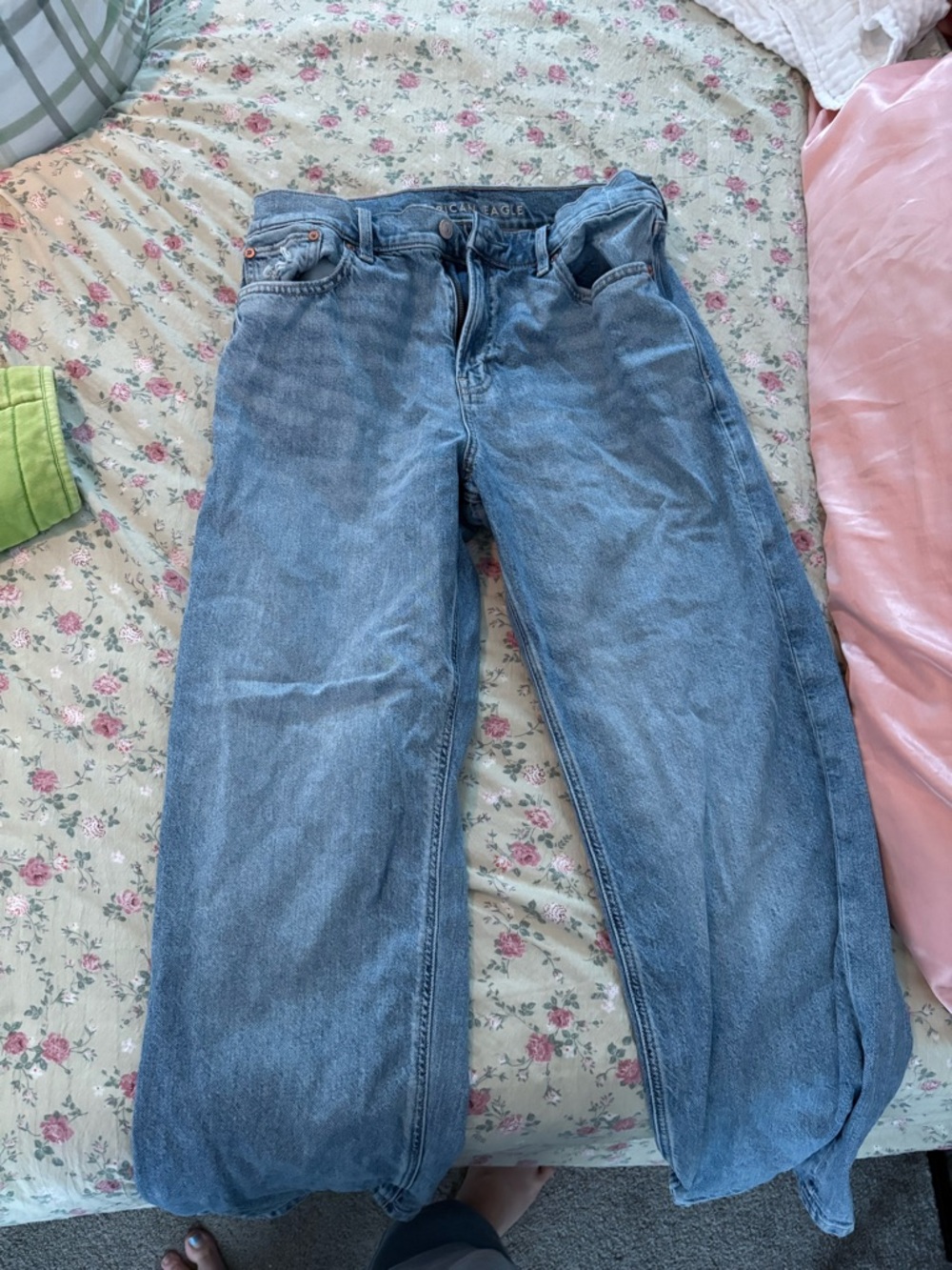 American Eagle Outfitters Light Blue Denim Jeans